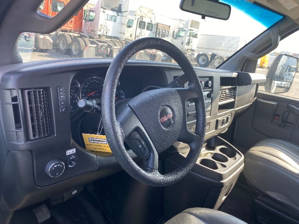 Light Duty Box Truck-Light and Medium Duty Trucks-GMC-2022-Savana G33903-Montebello-CA-91,634\n\t\tmiles-$ 35,250 - Image 16