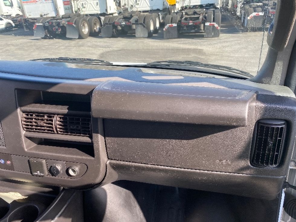 Light Duty Box Truck-Light and Medium Duty Trucks-GMC-2022-Savana G33903-Montebello-CA-91,634\n\t\tmiles-$ 35,250 - Image 20