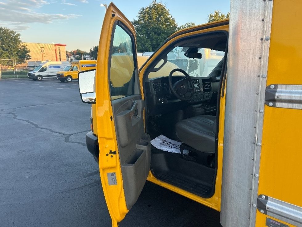 Light Duty Box Truck-Light and Medium Duty Trucks-GMC-2022-Savana G33903-Montgomery-NY-127,402\n\t\tmiles-$ 23,750 - Image 16
