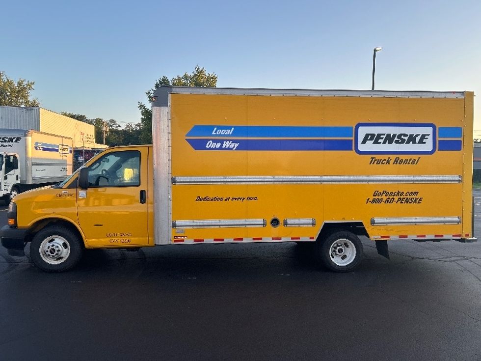 Light Duty Box Truck-Light and Medium Duty Trucks-GMC-2022-Savana G33903-Montgomery-NY-127,402\n\t\tmiles-$ 23,750 - Image 4