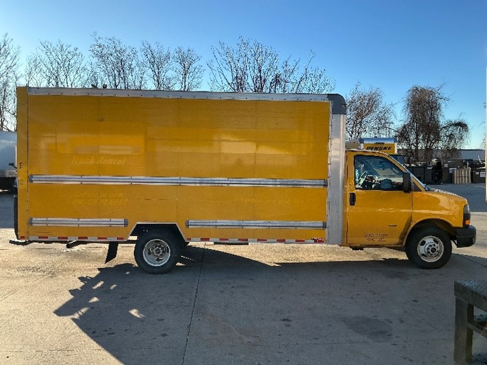 Light Duty Box Truck-Light and Medium Duty Trucks-GMC-2022-Savana G33903-Montgomery-NY-136,198\n\t\tmiles-$ 21,000 - Image 15