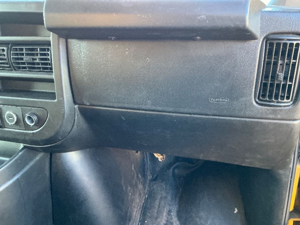 Light Duty Box Truck-Light and Medium Duty Trucks-GMC-2022-Savana G33903-Montgomery-NY-136,198\n\t\tmiles-$ 21,000 - Image 21