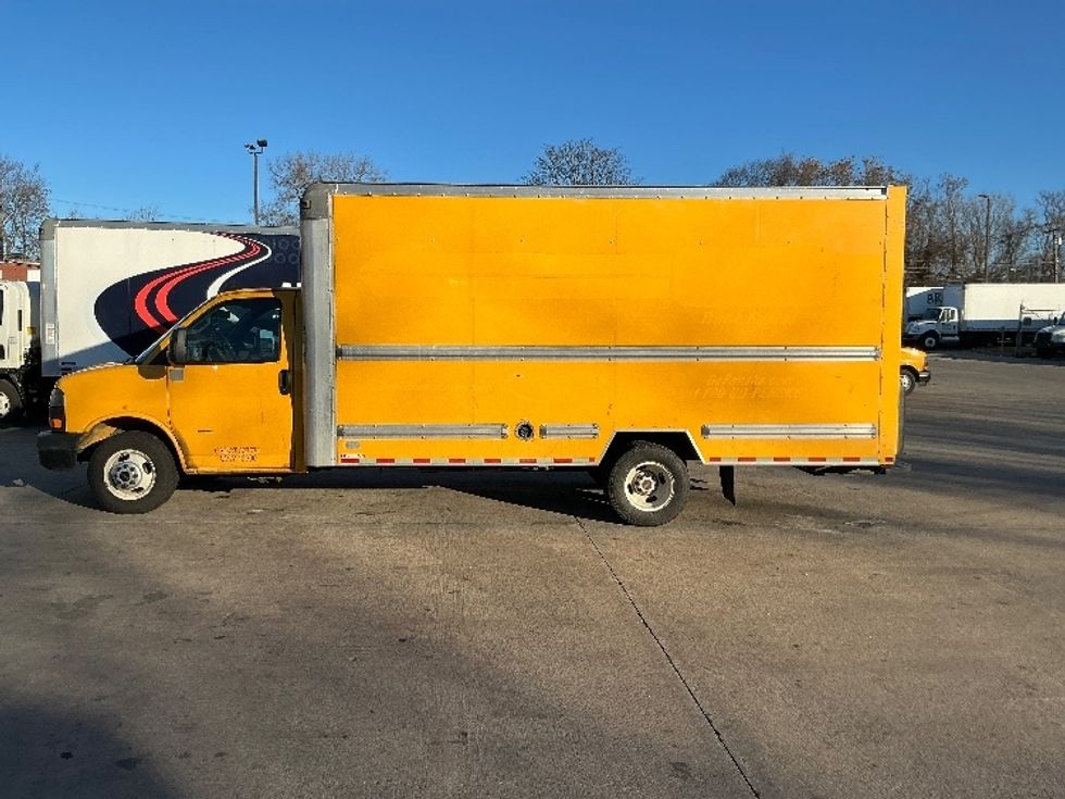 Light Duty Box Truck-Light and Medium Duty Trucks-GMC-2022-Savana G33903-Montgomery-NY-136,198\n\t\tmiles-$ 21,000 - Image 4