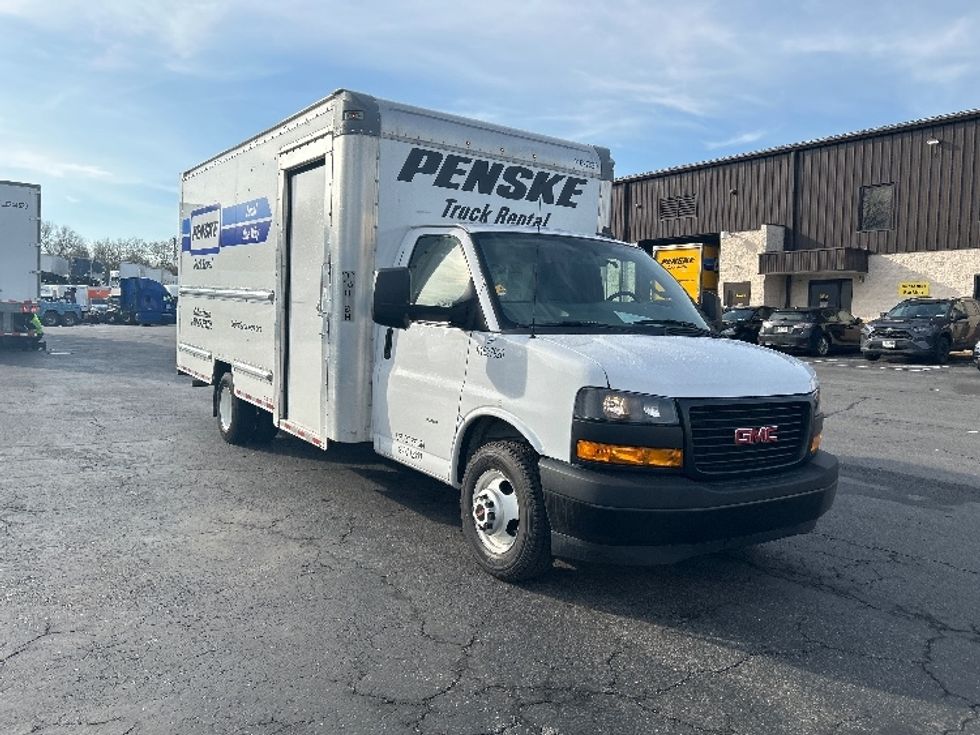 Light Duty Box Truck-Light and Medium Duty Trucks-GMC-2022-Savana G33903-Montgomery-NY-57,693\n\t\tmiles-$ 36,750 - Image 1