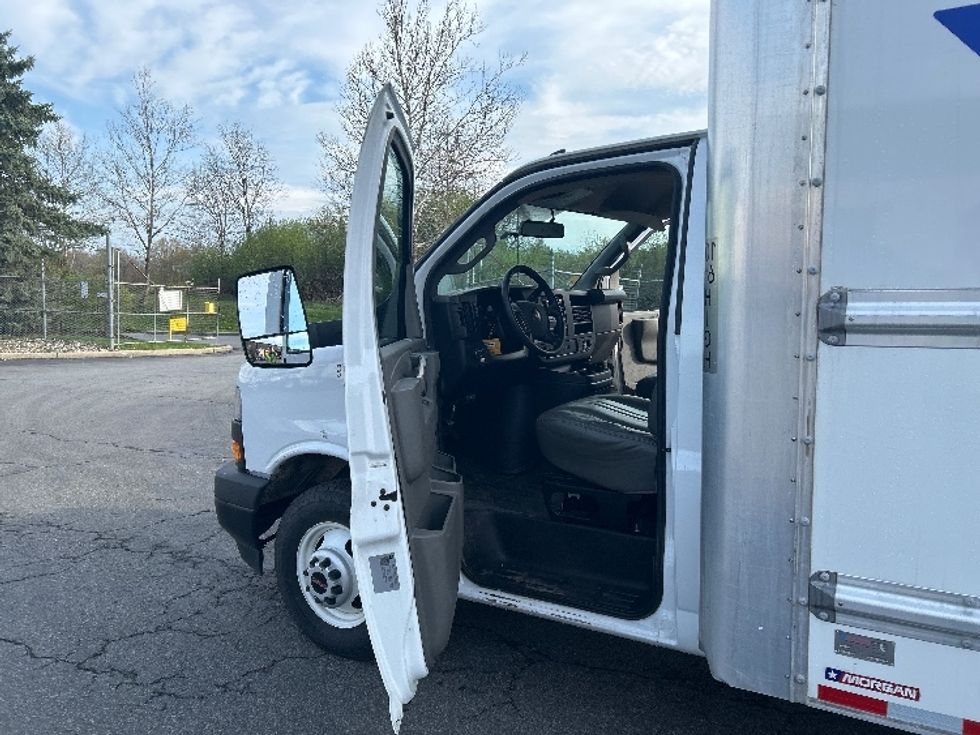 Light Duty Box Truck-Light and Medium Duty Trucks-GMC-2022-Savana G33903-Montgomery-NY-57,693\n\t\tmiles-$ 36,750 - Image 14