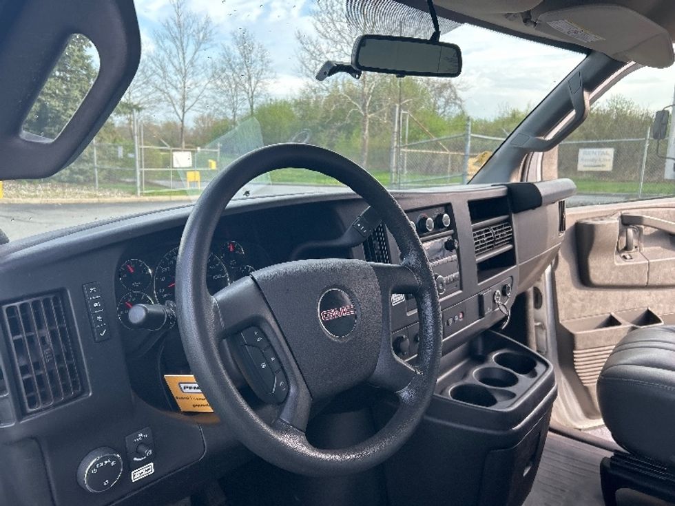 Light Duty Box Truck-Light and Medium Duty Trucks-GMC-2022-Savana G33903-Montgomery-NY-57,693\n\t\tmiles-$ 36,750 - Image 15