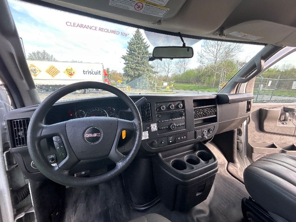 Light Duty Box Truck-Light and Medium Duty Trucks-GMC-2022-Savana G33903-Montgomery-NY-57,693\n\t\tmiles-$ 36,750 - Image 16