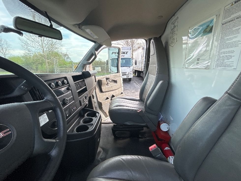 Light Duty Box Truck-Light and Medium Duty Trucks-GMC-2022-Savana G33903-Montgomery-NY-57,693\n\t\tmiles-$ 36,750 - Image 17