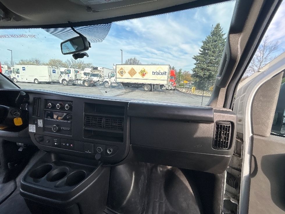 Light Duty Box Truck-Light and Medium Duty Trucks-GMC-2022-Savana G33903-Montgomery-NY-57,693\n\t\tmiles-$ 36,750 - Image 19
