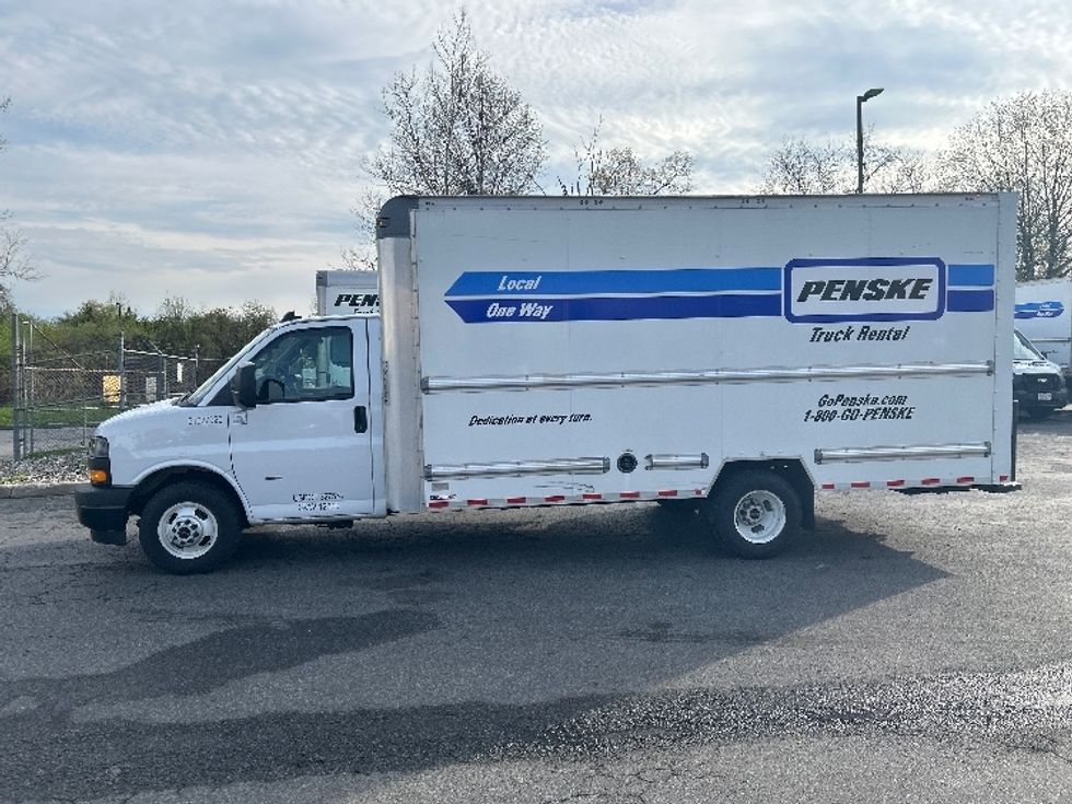 Light Duty Box Truck-Light and Medium Duty Trucks-GMC-2022-Savana G33903-Montgomery-NY-57,693\n\t\tmiles-$ 36,750 - Image 4