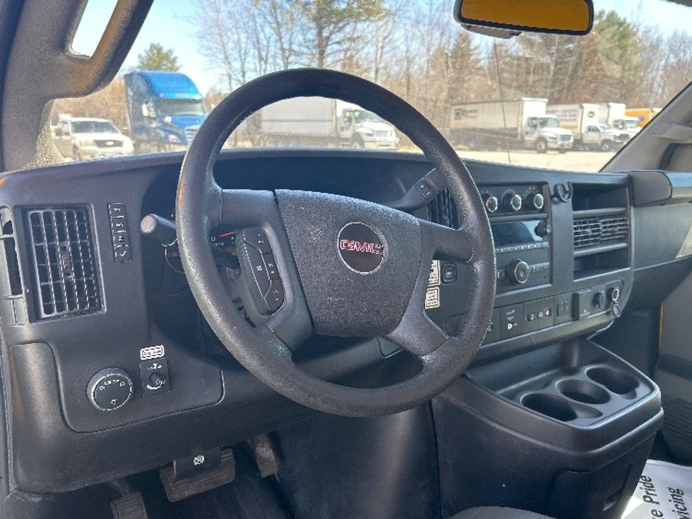 Light Duty Box Truck-Light and Medium Duty Trucks-GMC-2022-Savana G33903-Montgomery-NY-81,280\n\t\tmiles-$ 31,000 - Image 15