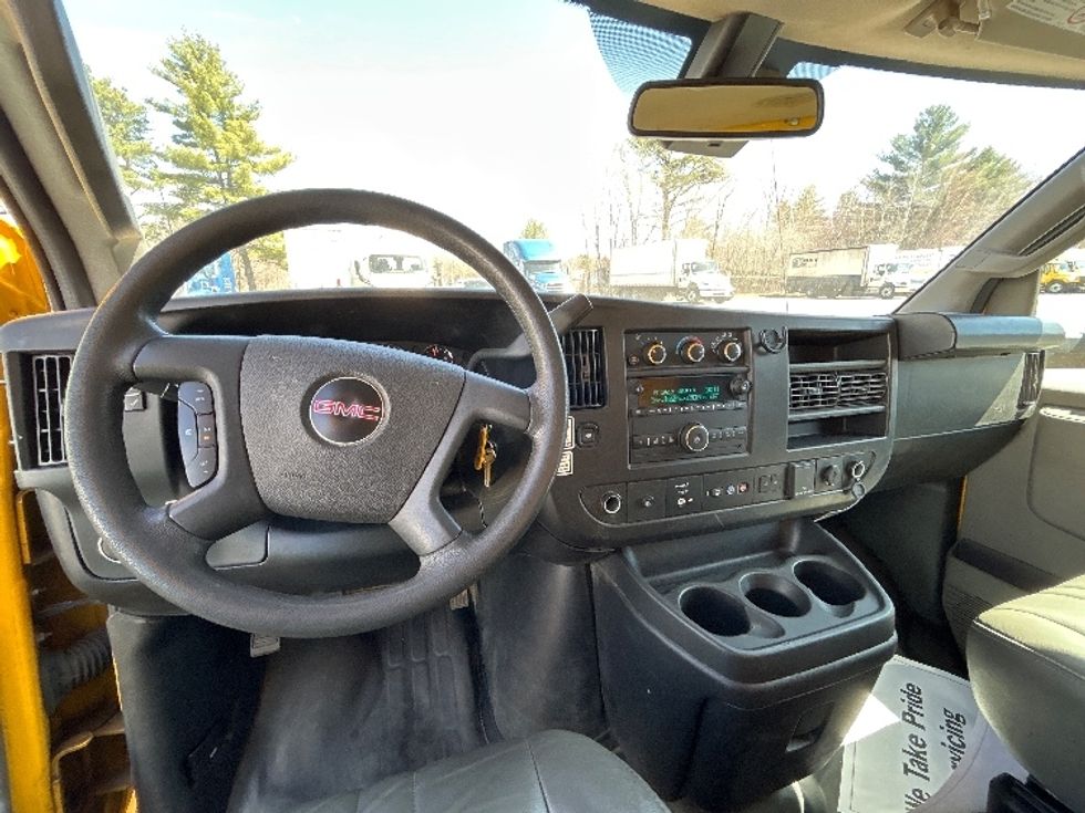 Light Duty Box Truck-Light and Medium Duty Trucks-GMC-2022-Savana G33903-Montgomery-NY-81,280\n\t\tmiles-$ 31,000 - Image 16