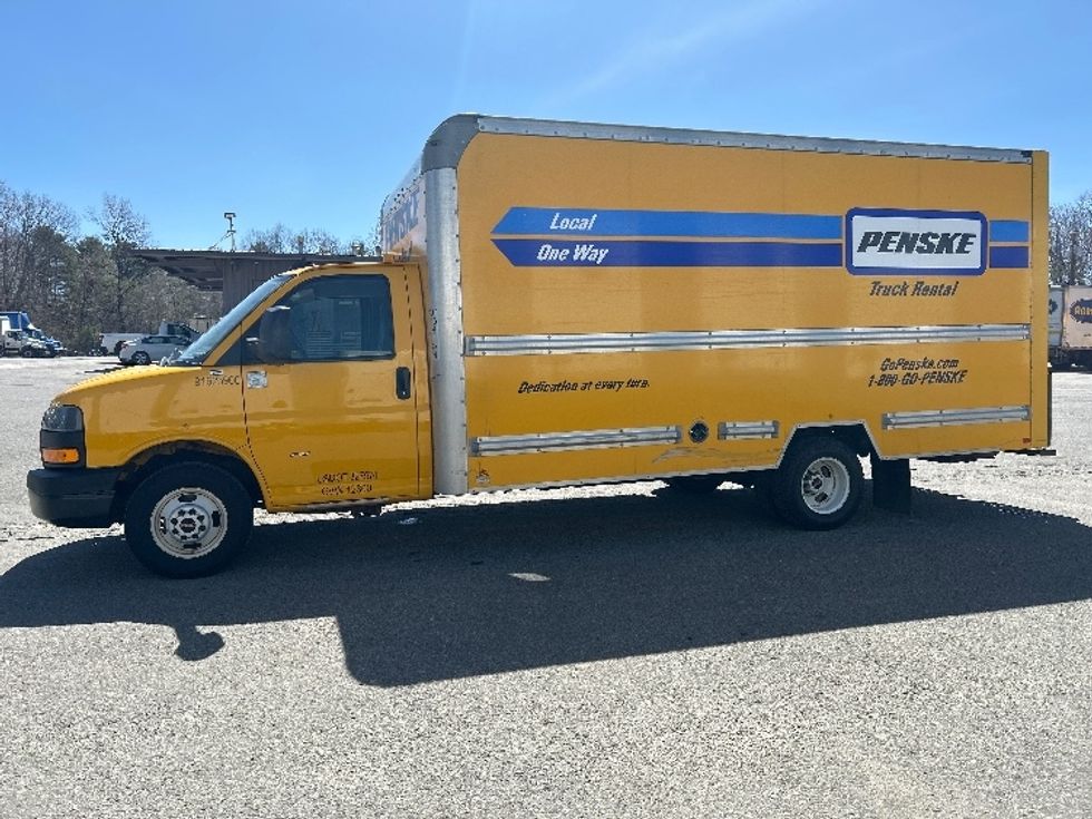 Light Duty Box Truck-Light and Medium Duty Trucks-GMC-2022-Savana G33903-Montgomery-NY-81,280\n\t\tmiles-$ 31,000 - Image 4