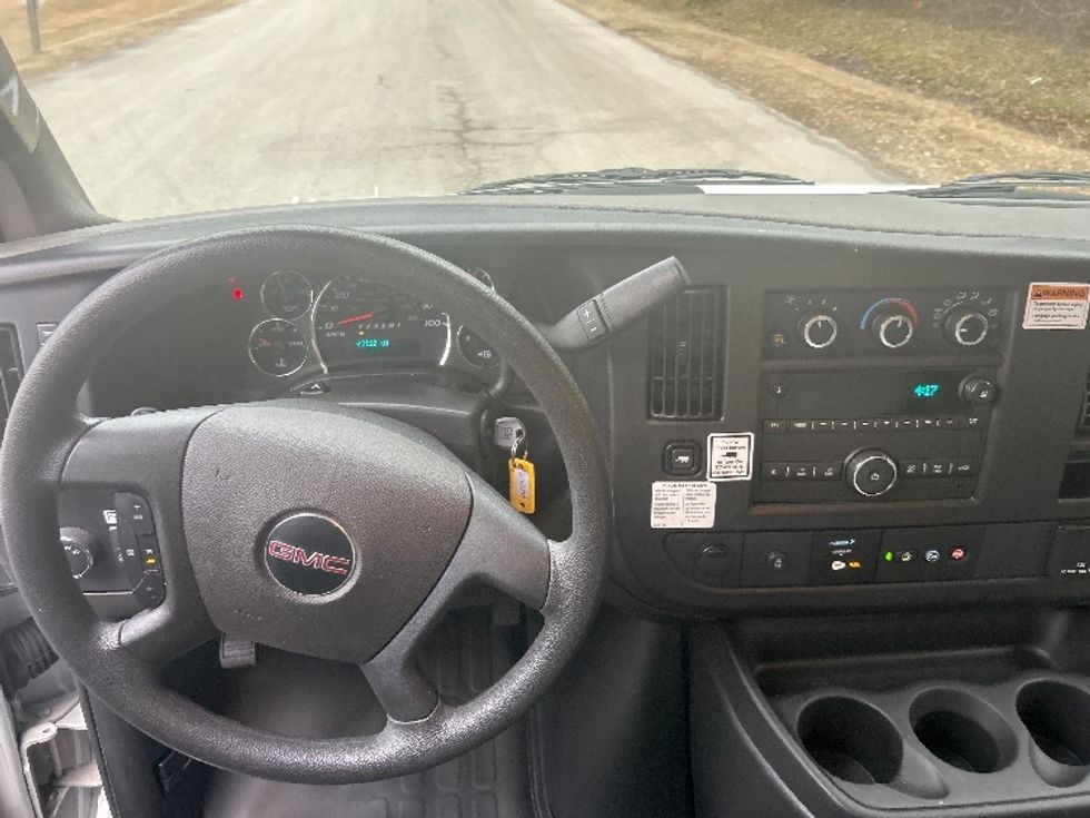 Light Duty Box Truck-Light and Medium Duty Trucks-GMC-2022-Savana G33903-Morrisville-NC-44,793\n\t\tmiles-$ 46,750 - Image 17