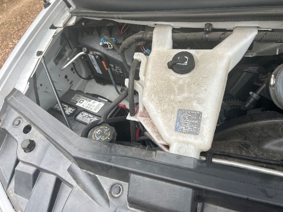 Light Duty Box Truck-Light and Medium Duty Trucks-GMC-2022-Savana G33903-Morrisville-NC-44,793\n\t\tmiles-$ 46,750 - Image 22