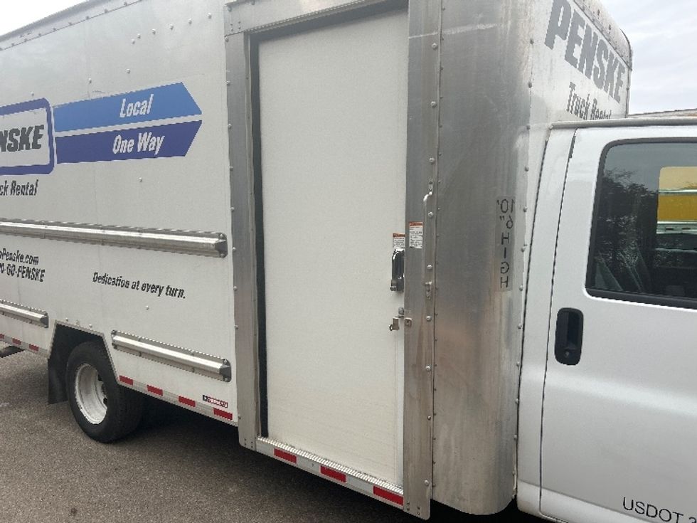 Light Duty Box Truck-Light and Medium Duty Trucks-GMC-2022-Savana G33903-Morrisville-NC-44,793\n\t\tmiles-$ 46,750 - Image 24