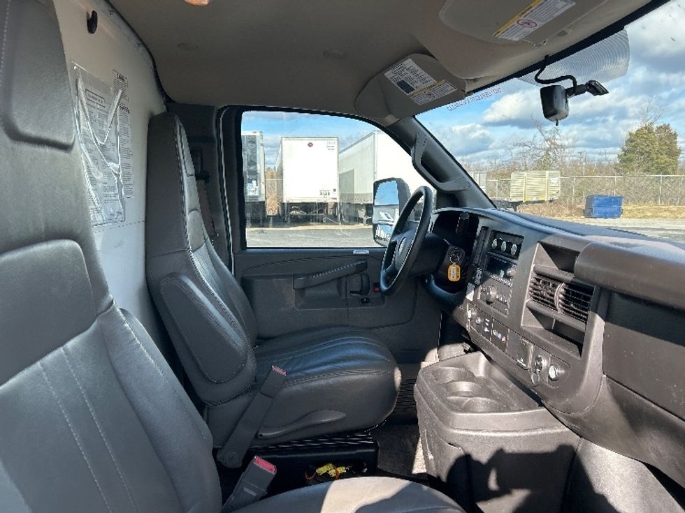 Light Duty Box Truck-Light and Medium Duty Trucks-GMC-2022-Savana G33903-Mount Juliet-TN-34,970\n\t\tmiles-$ 50,250 - Image 20