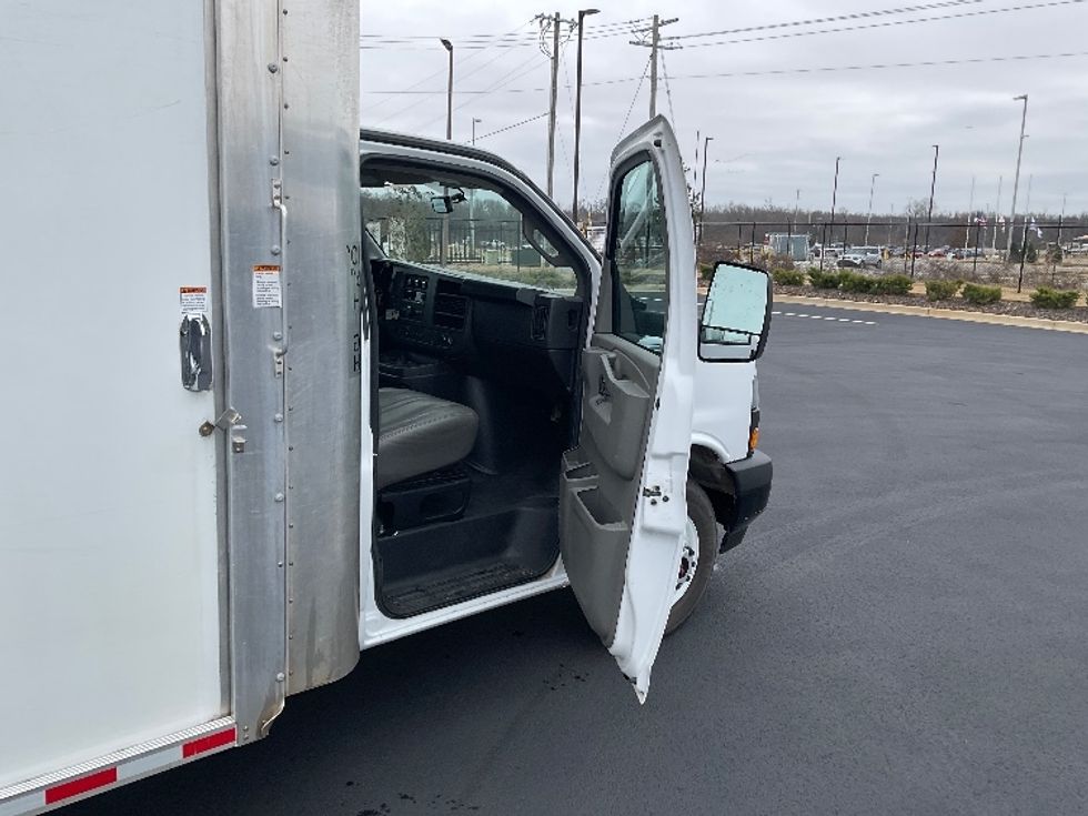 Light Duty Box Truck-Light and Medium Duty Trucks-GMC-2022-Savana G33903-Mount Juliet-TN-44,006\n\t\tmiles-$ 49,000 - Image 20
