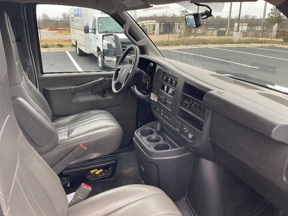 Light Duty Box Truck-Light and Medium Duty Trucks-GMC-2022-Savana G33903-Mount Juliet-TN-44,006\n\t\tmiles-$ 49,000 - Image 22