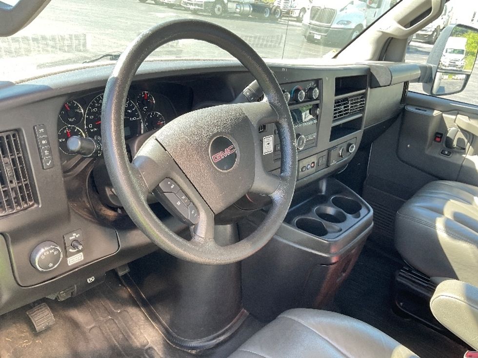 Light Duty Box Truck-Light and Medium Duty Trucks-GMC-2022-Savana G33903-Mount Pleasant-PA-57,513\n\t\tmiles-$ 40,000 - Image 17