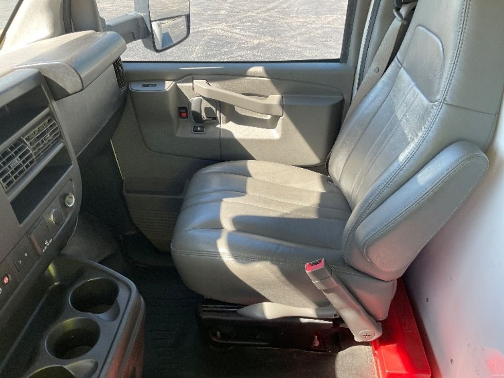 Light Duty Box Truck-Light and Medium Duty Trucks-GMC-2022-Savana G33903-Mount Pleasant-PA-57,513\n\t\tmiles-$ 40,000 - Image 19