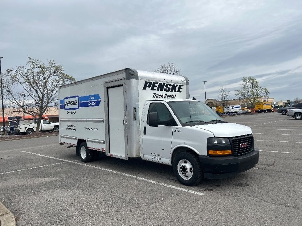 Light Duty Box Truck-Light and Medium Duty Trucks-GMC-2022-Savana G33903-Murfreesboro-TN-59,724\n\t\tmiles-$ 40,500 - Image 1
