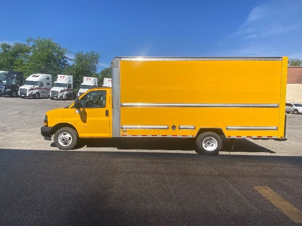Light Duty Box Truck-Light and Medium Duty Trucks-GMC-2022-Savana G33903-Nashville (Mount Juliet)-TN-80,734\n\t\tmiles-$ 29,500 - Image 4