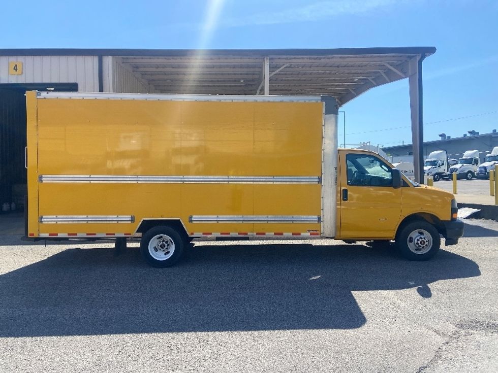 Light Duty Box Truck-Light and Medium Duty Trucks-GMC-2022-Savana G33903-Nashville (Mount Juliet)-TN-80,734\n\t\tmiles-$ 29,500 - Image 15
