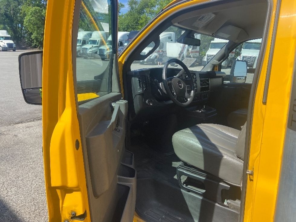 Light Duty Box Truck-Light and Medium Duty Trucks-GMC-2022-Savana G33903-Nashville (Mount Juliet)-TN-80,734\n\t\tmiles-$ 29,500 - Image 16