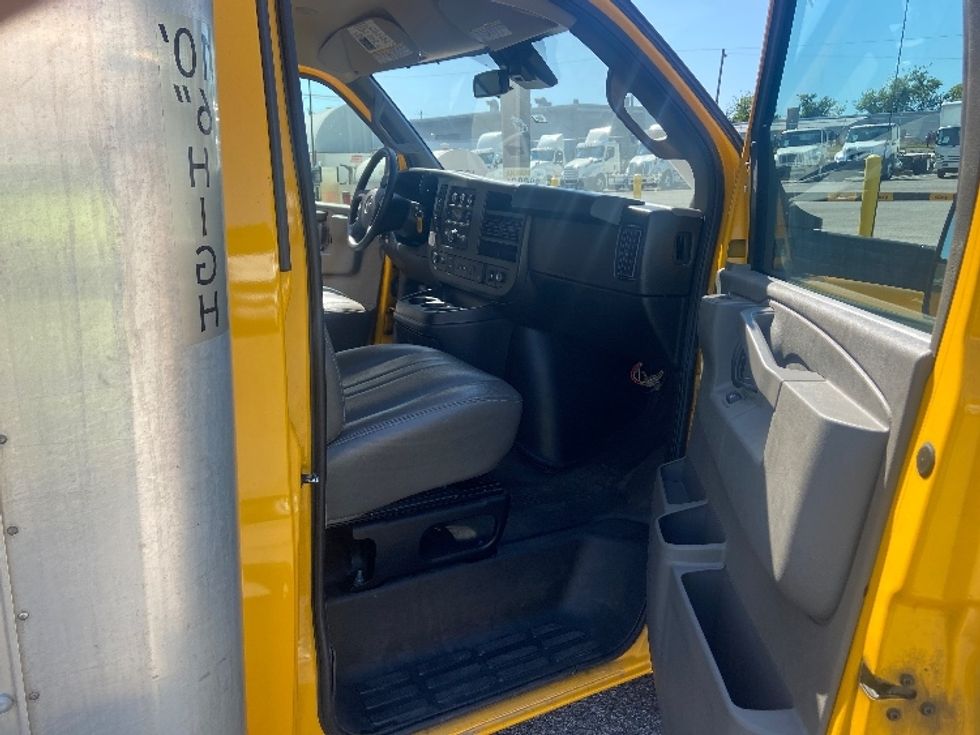 Light Duty Box Truck-Light and Medium Duty Trucks-GMC-2022-Savana G33903-Nashville (Mount Juliet)-TN-80,734\n\t\tmiles-$ 29,500 - Image 20