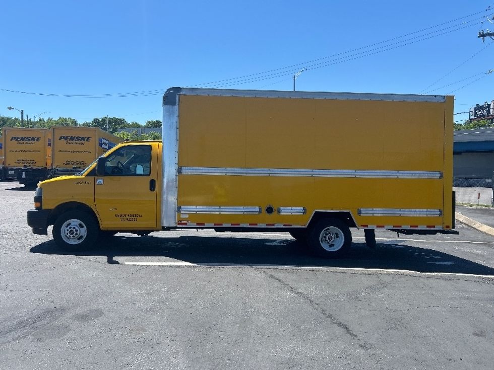 Light Duty Box Truck-Light and Medium Duty Trucks-GMC-2022-Savana G33903-Nashville (Mount Juliet)-TN-83,910\n\t\tmiles-$ 29,250 - Image 4
