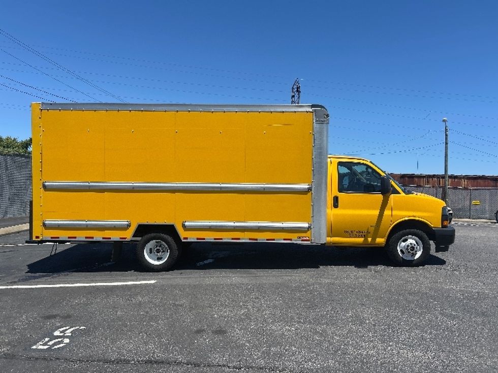 Light Duty Box Truck-Light and Medium Duty Trucks-GMC-2022-Savana G33903-Nashville (Mount Juliet)-TN-83,910\n\t\tmiles-$ 29,250 - Image 16