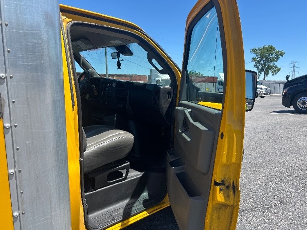 Light Duty Box Truck-Light and Medium Duty Trucks-GMC-2022-Savana G33903-Nashville (Mount Juliet)-TN-83,910\n\t\tmiles-$ 29,250 - Image 20