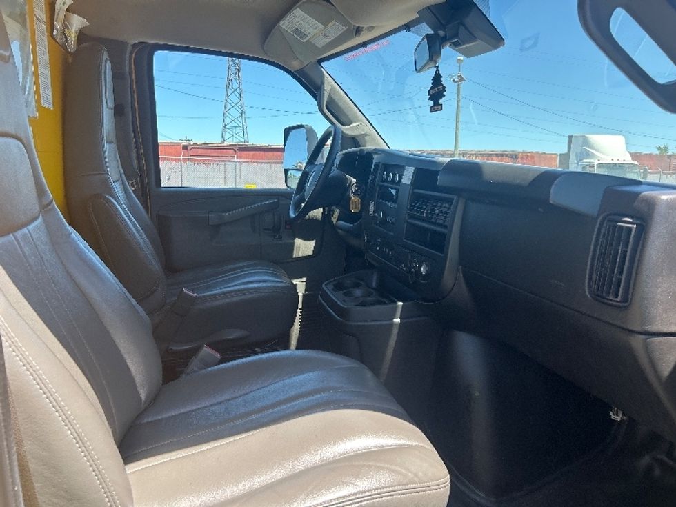 Light Duty Box Truck-Light and Medium Duty Trucks-GMC-2022-Savana G33903-Nashville (Mount Juliet)-TN-83,910\n\t\tmiles-$ 29,250 - Image 22