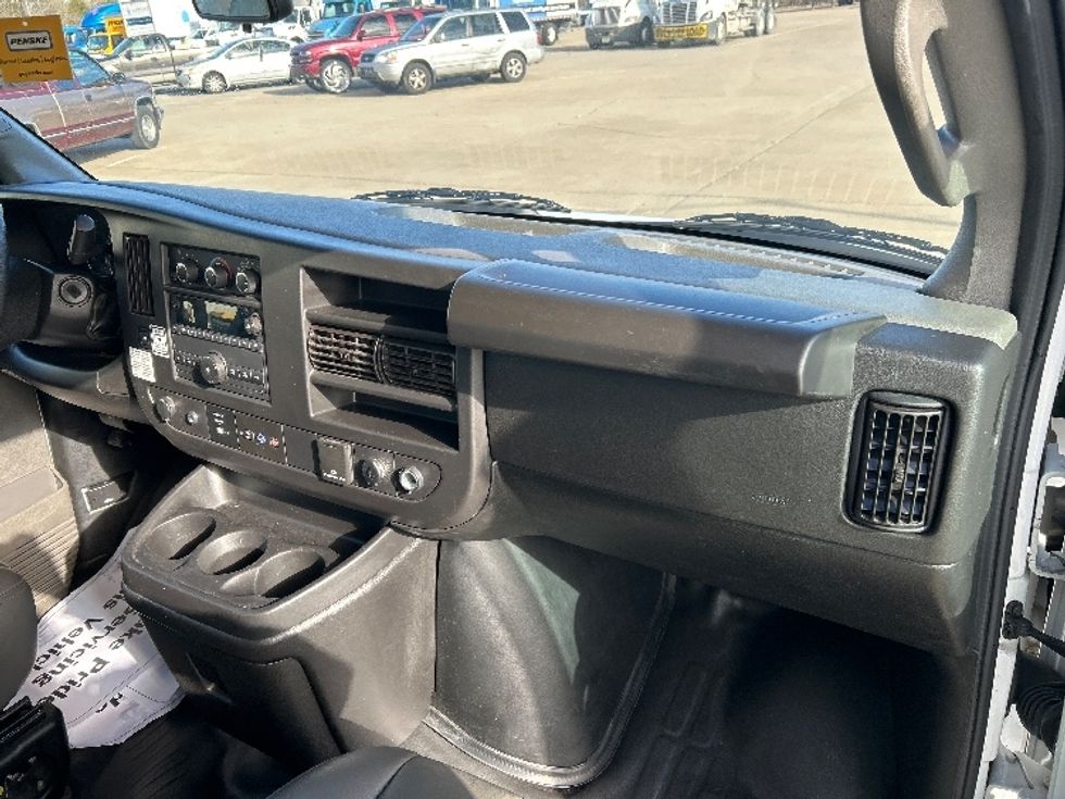Light Duty Box Truck-Light and Medium Duty Trucks-GMC-2022-Savana G33903-Nashville-TN-22,080\n\t\tmiles-$ 51,750 - Image 21