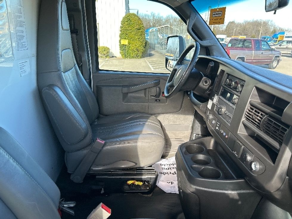 Light Duty Box Truck-Light and Medium Duty Trucks-GMC-2022-Savana G33903-Nashville-TN-22,080\n\t\tmiles-$ 51,750 - Image 22