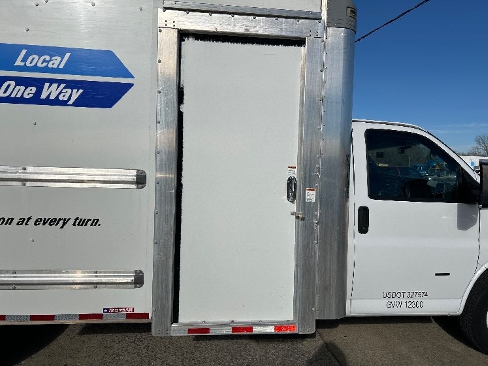 Light Duty Box Truck-Light and Medium Duty Trucks-GMC-2022-Savana G33903-Nashville-TN-22,080\n\t\tmiles-$ 51,750 - Image 25