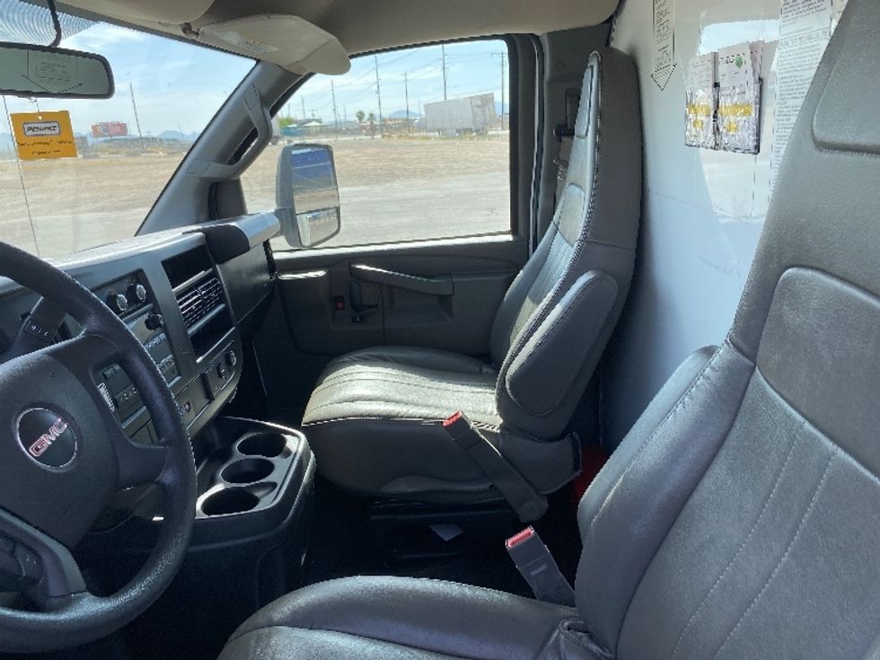 Light Duty Box Truck-Light and Medium Duty Trucks-GMC-2022-Savana G33903-National City-CA-49,958\n\t\tmiles-$ 39,750 - Image 19
