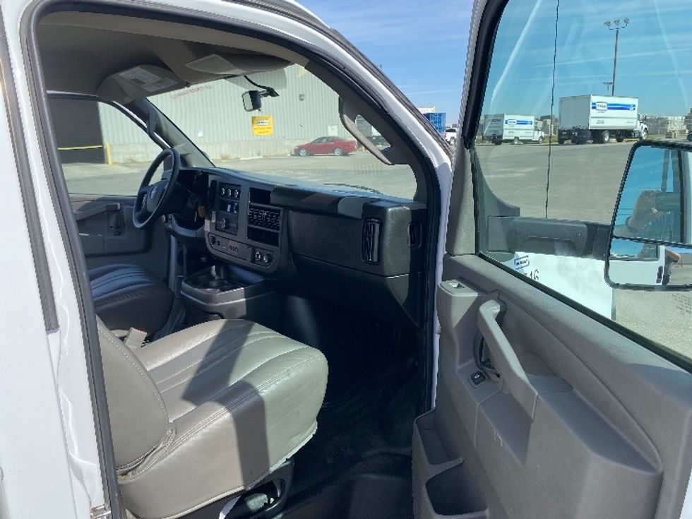 Light Duty Box Truck-Light and Medium Duty Trucks-GMC-2022-Savana G33903-National City-CA-49,958\n\t\tmiles-$ 39,750 - Image 20