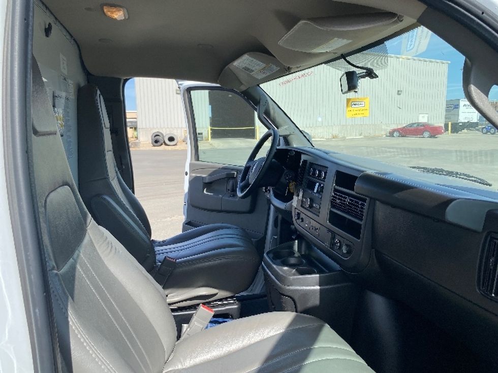 Light Duty Box Truck-Light and Medium Duty Trucks-GMC-2022-Savana G33903-National City-CA-49,958\n\t\tmiles-$ 39,750 - Image 22