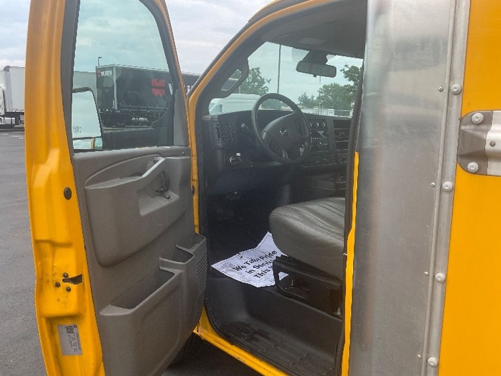 Light Duty Box Truck-Light and Medium Duty Trucks-GMC-2022-Savana G33903-New Castle-DE-119,369\n\t\tmiles-$ 24,500 - Image 15