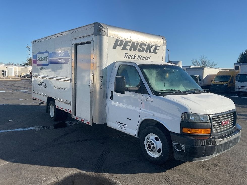 Light Duty Box Truck-Light and Medium Duty Trucks-GMC-2022-Savana G33903-New Castle-DE-32,924\n\t\tmiles-$ 46,750 - Image 1