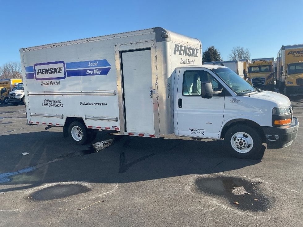 Light Duty Box Truck-Light and Medium Duty Trucks-GMC-2022-Savana G33903-New Castle-DE-32,924\n\t\tmiles-$ 46,750 - Image 15