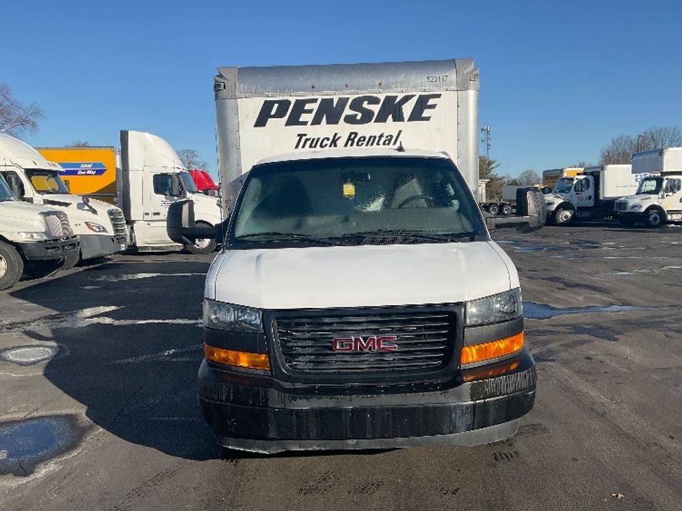 Light Duty Box Truck-Light and Medium Duty Trucks-GMC-2022-Savana G33903-New Castle-DE-32,924\n\t\tmiles-$ 46,750 - Image 2