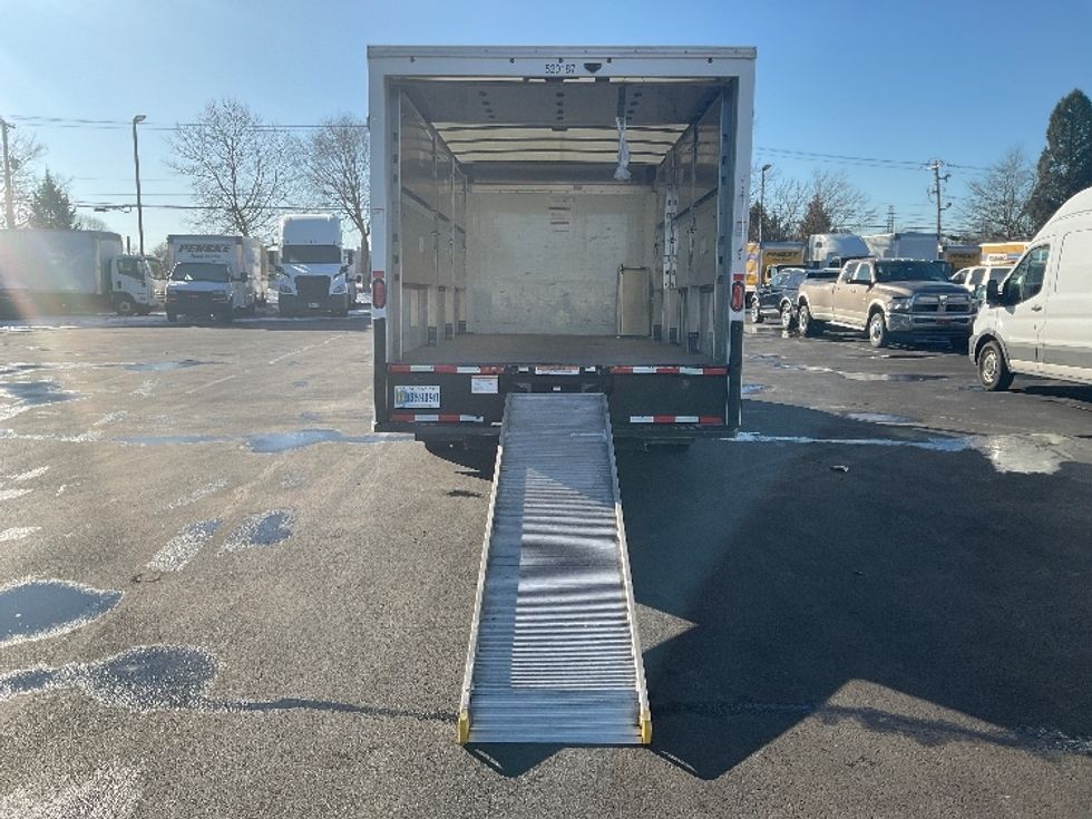 Light Duty Box Truck-Light and Medium Duty Trucks-GMC-2022-Savana G33903-New Castle-DE-32,924\n\t\tmiles-$ 46,750 - Image 9