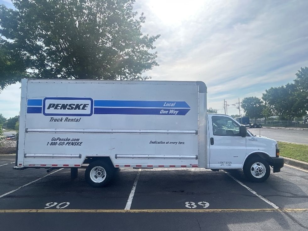 Light Duty Box Truck-Light and Medium Duty Trucks-GMC-2022-Savana G33903-New Castle-DE-69,766\n\t\tmiles-$ 34,250 - Image 15