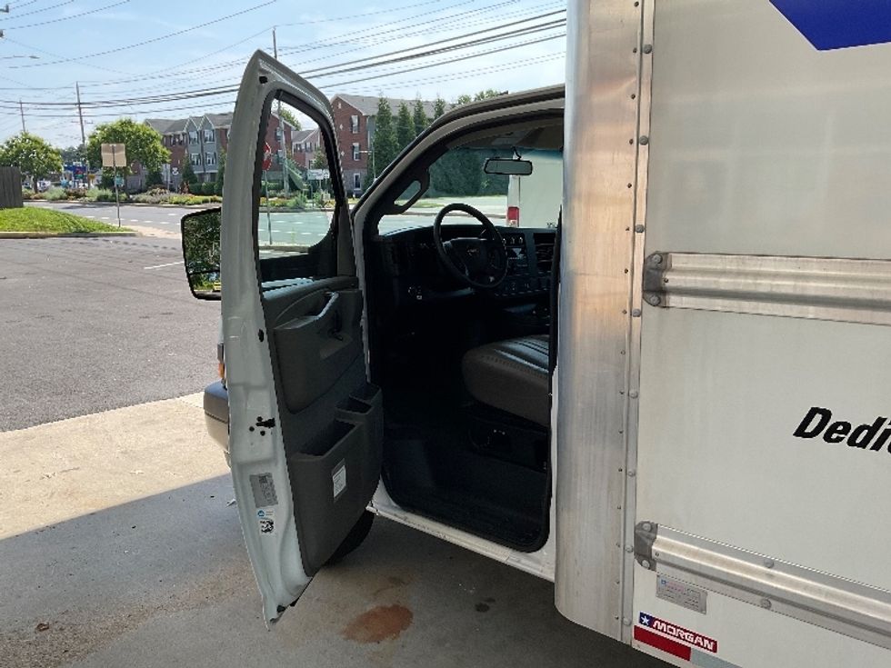 Light Duty Box Truck-Light and Medium Duty Trucks-GMC-2022-Savana G33903-New Castle-DE-69,766\n\t\tmiles-$ 34,250 - Image 16