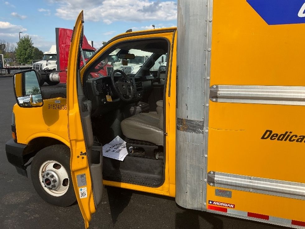 Light Duty Box Truck-Light and Medium Duty Trucks-GMC-2022-Savana G33903-New Castle-DE-79,615\n\t\tmiles-$ 28,500 - Image 16