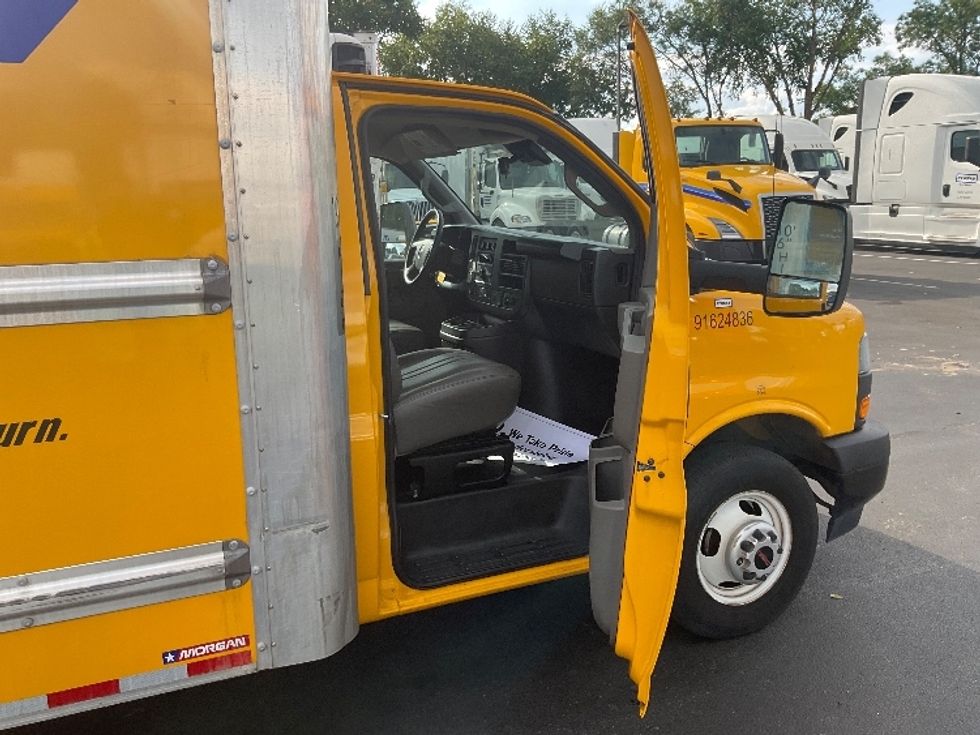 Light Duty Box Truck-Light and Medium Duty Trucks-GMC-2022-Savana G33903-New Castle-DE-79,615\n\t\tmiles-$ 28,500 - Image 20