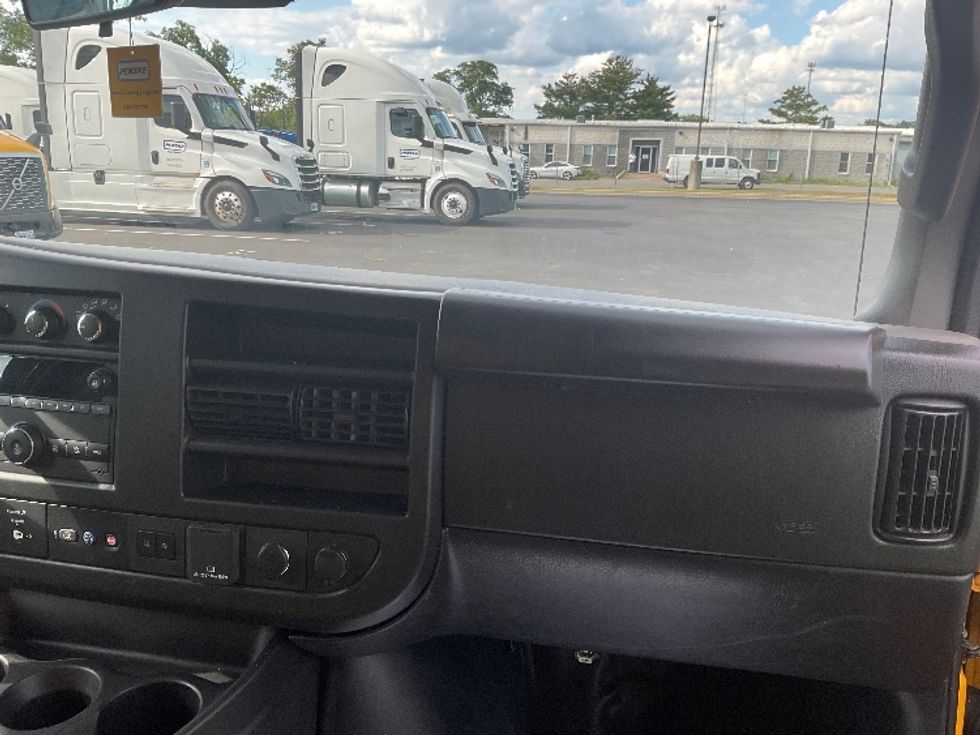 Light Duty Box Truck-Light and Medium Duty Trucks-GMC-2022-Savana G33903-New Castle-DE-79,615\n\t\tmiles-$ 28,500 - Image 21